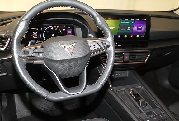 Cupra Formentor e-HYBRID 3 of 5