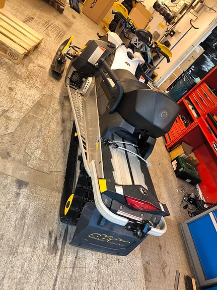 Ski-Doo Renegade X 600 Etec 3 of 4