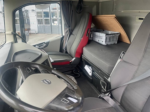 Volvo FH 460 I-Shift 6x2 LNG 4 of 4