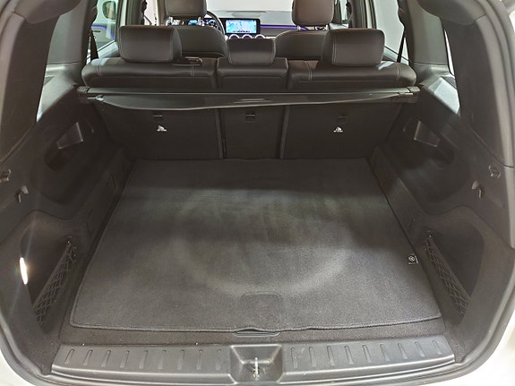 Mercedes-Benz GLB200 d 24 of 24