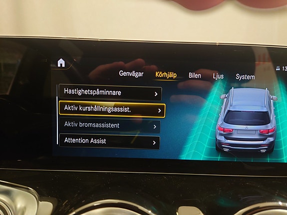 Mercedes-Benz GLB200 d 21 of 24