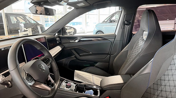 Volkswagen Tiguan 12 of 21