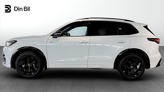 Volkswagen Tiguan 2 of 21