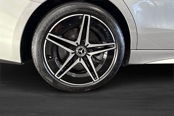 Mercedes-Benz C300 e 11 of 13