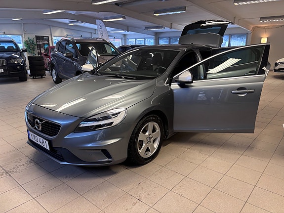 Volvo V40 3 of 5