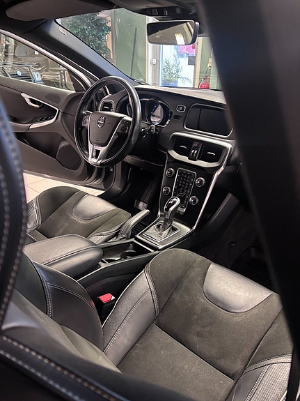 Volvo V40 10 of 11