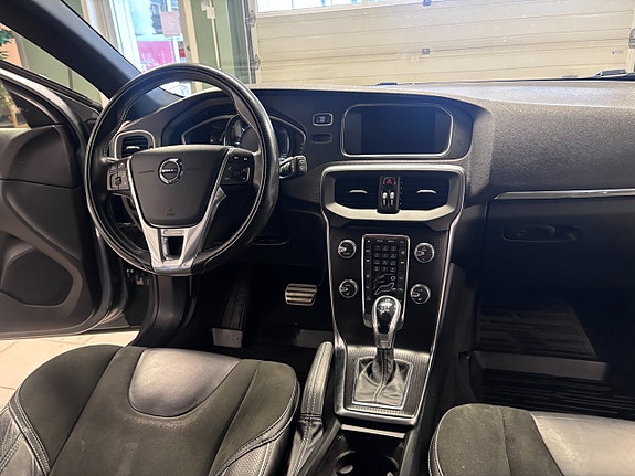 Volvo V40 6 of 11