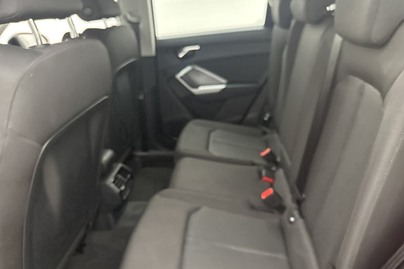 Audi Q3 14 of 28