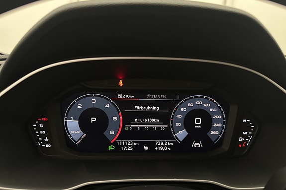 Audi Q3 15 of 28