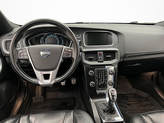 Volvo V40 11 of 30