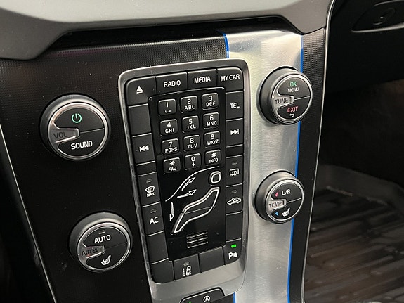 Volvo V40 24 of 30