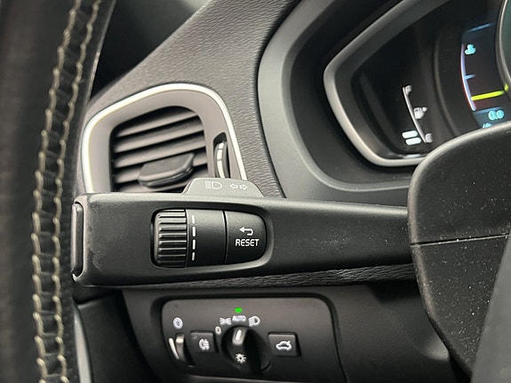 Volvo V40 14 of 30
