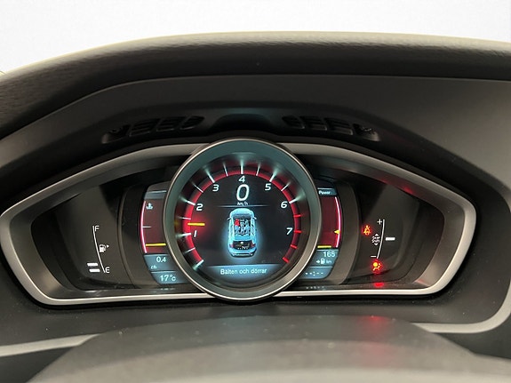 Volvo V40 17 of 30