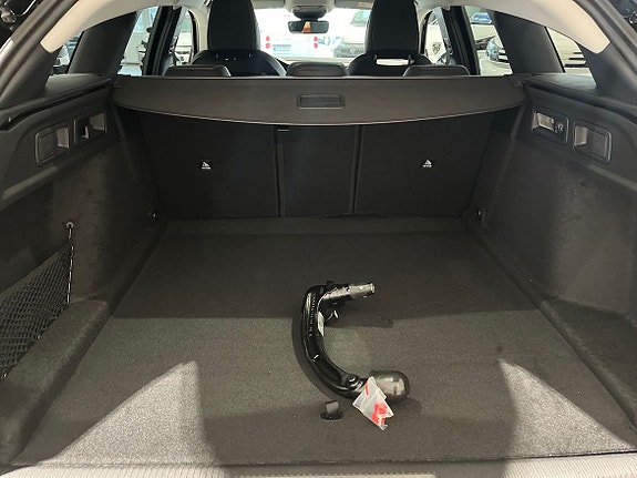 Peugeot 308 SW 13 of 14