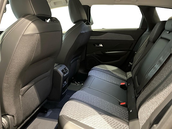 Peugeot 308 SW 6 of 14