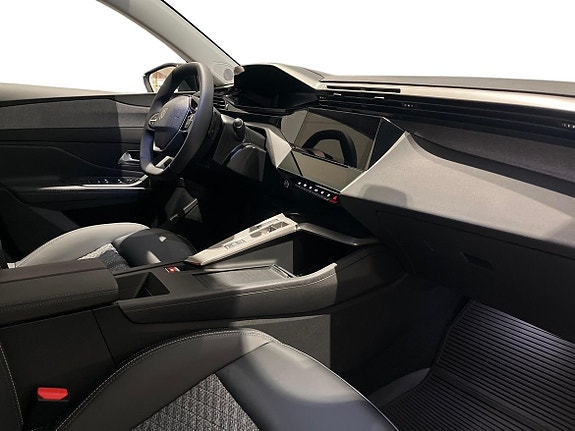 Peugeot 308 SW 4 of 5