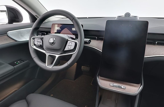 Volvo ES90 8 of 16