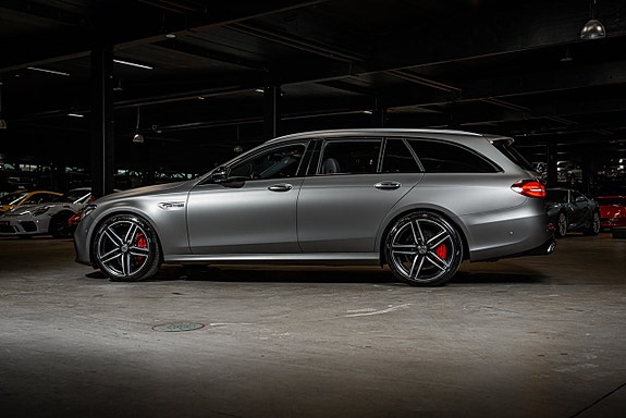 Mercedes-Benz E63 3 of 30