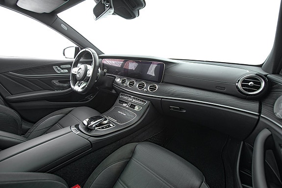 Mercedes-Benz E63 14 of 30