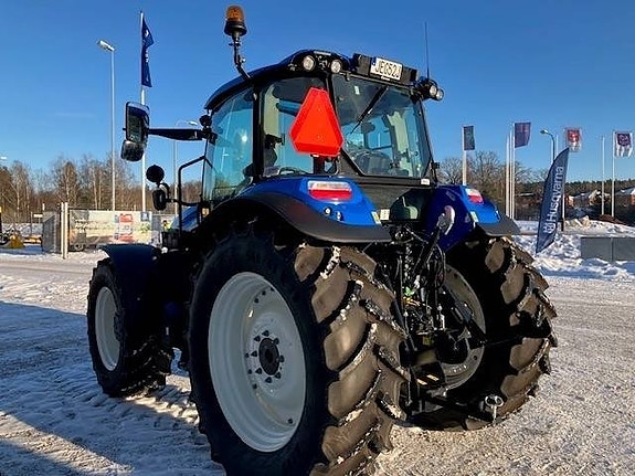 New Holland T 5.100 Utility 5 of 11