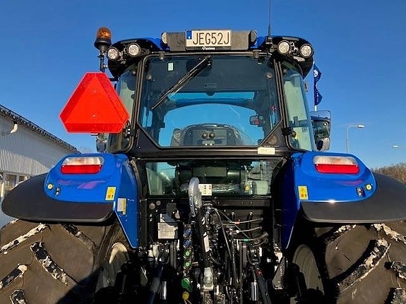 New Holland T 5.100 Utility 3 of 11