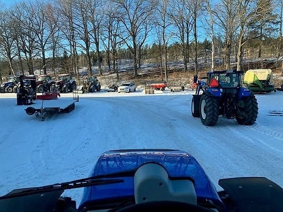 New Holland T 5.100 Utility 10 of 11