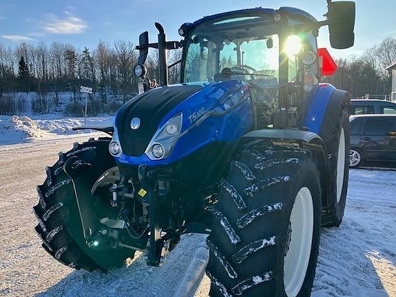 New Holland T 5.100 Utility 6 of 11