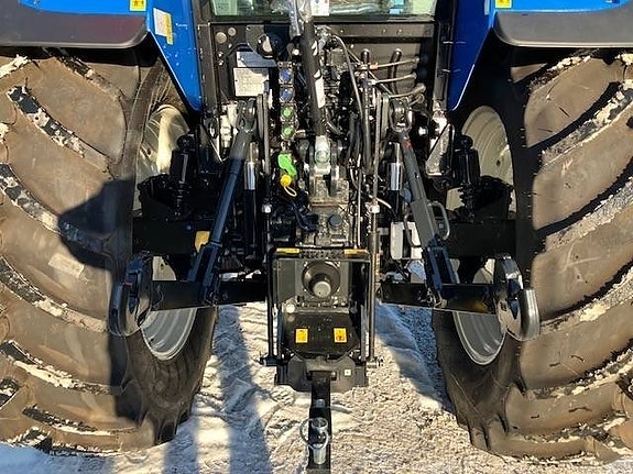 New Holland T 5.100 Utility 4 of 11