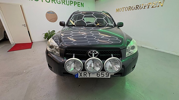 Toyota RAV4 21 of 25