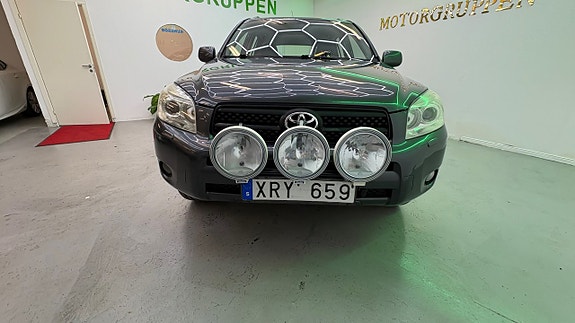 Toyota RAV4 22 of 25