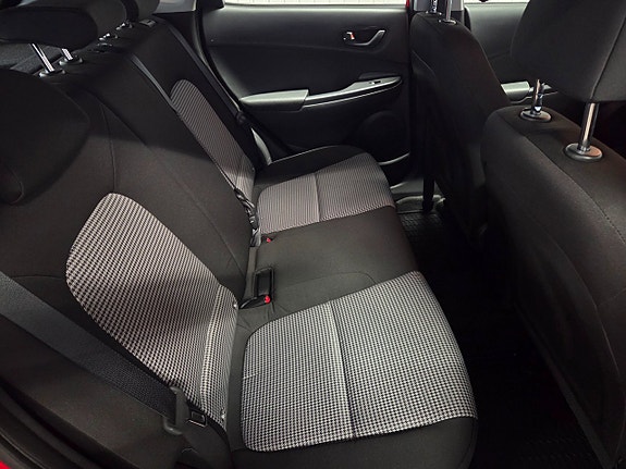 Hyundai Kona 11 of 16