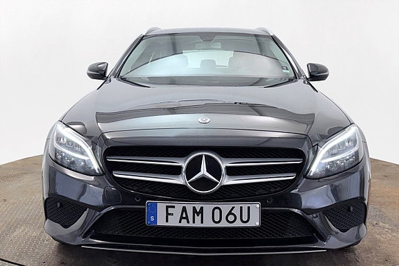 Mercedes-Benz C300 3 of 5