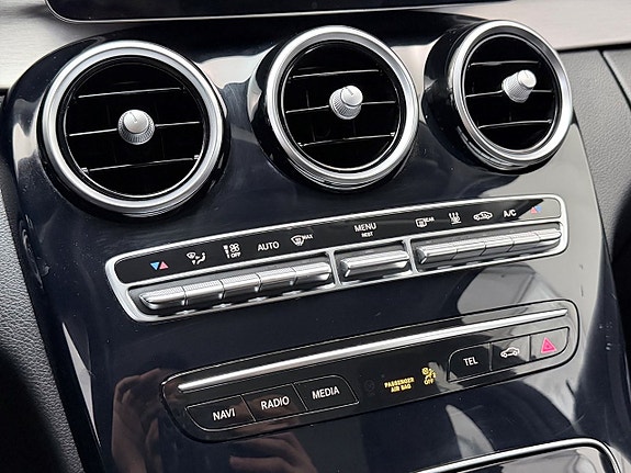 Mercedes-Benz C300 24 of 28