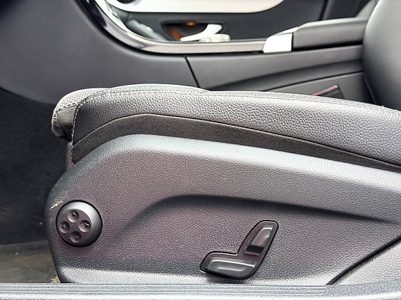 Mercedes-Benz C300 12 of 28