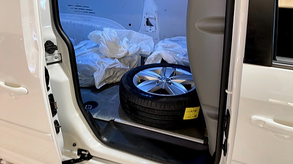 Volkswagen Caddy Maxi 11 of 14