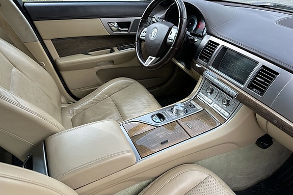Jaguar XF 20 of 23