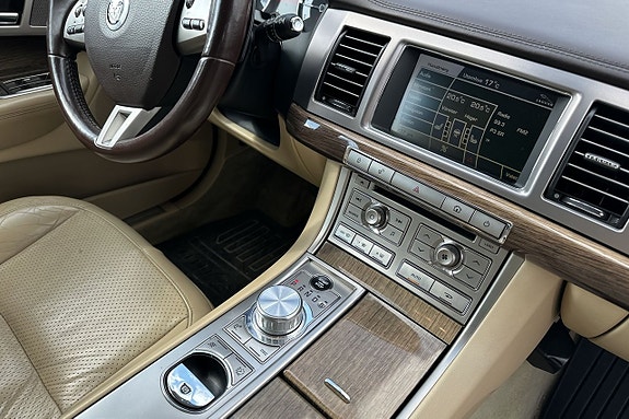 Jaguar XF 23 of 23