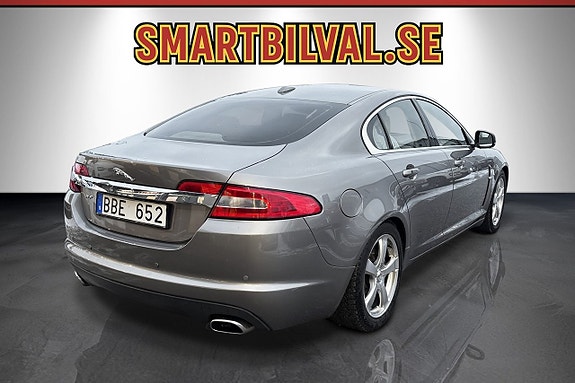 Jaguar XF 5 of 16
