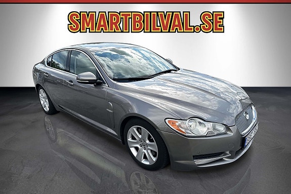Jaguar XF 7 of 23