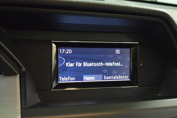 Mercedes-Benz GLK220 11 of 17