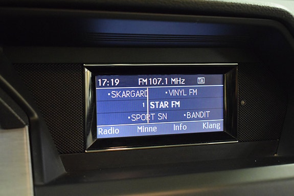 Mercedes-Benz GLK220 10 of 17