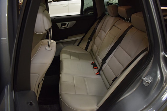 Mercedes-Benz GLK220 9 of 17