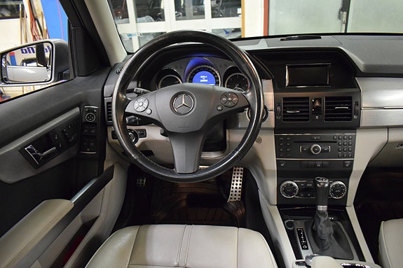 Mercedes-Benz GLK220 6 of 17