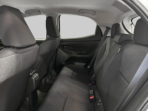 Toyota Yaris 11 of 22