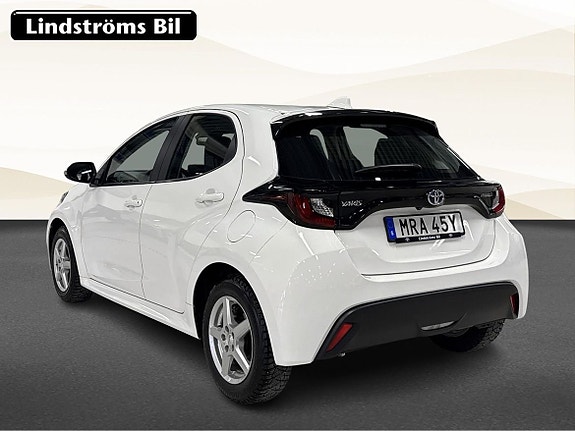 Toyota Yaris 4 of 22