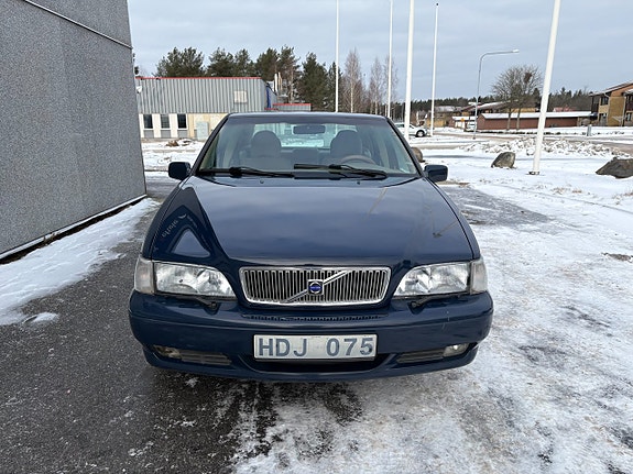 Volvo S70 2 of 5