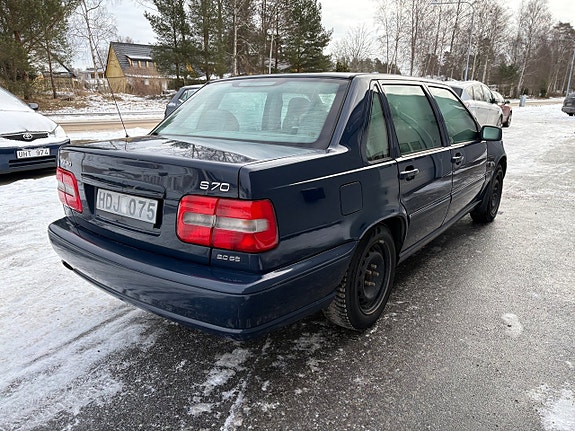 Volvo S70 4 of 5