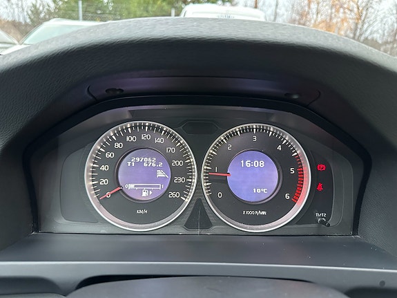 Volvo V60 8 of 23
