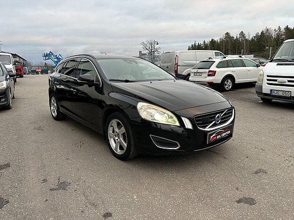 Volvo V60 3 of 5