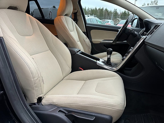 Volvo V60 16 of 23